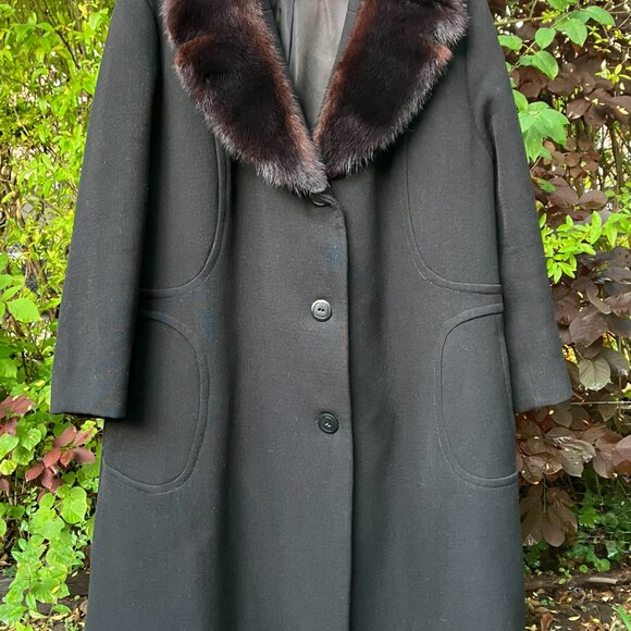 Vintage Black Wool Lined Coat with Dark Mink Collar Nice Seam Detail XL - Picture 2 of 8